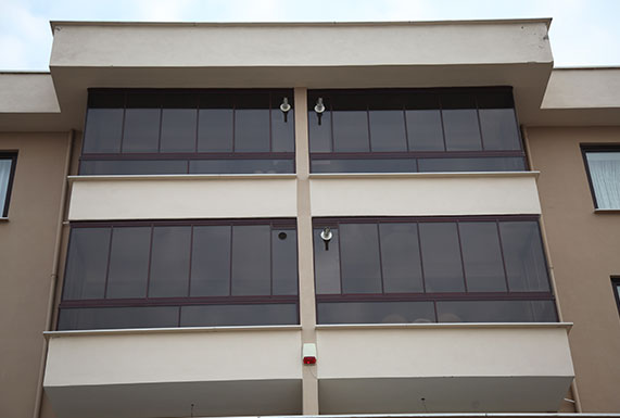 Sıcak ve Mutlu Mekanlar Tasarlıyoruz